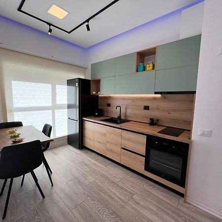 Sunflower Apartment Tirana Exteriör bild
