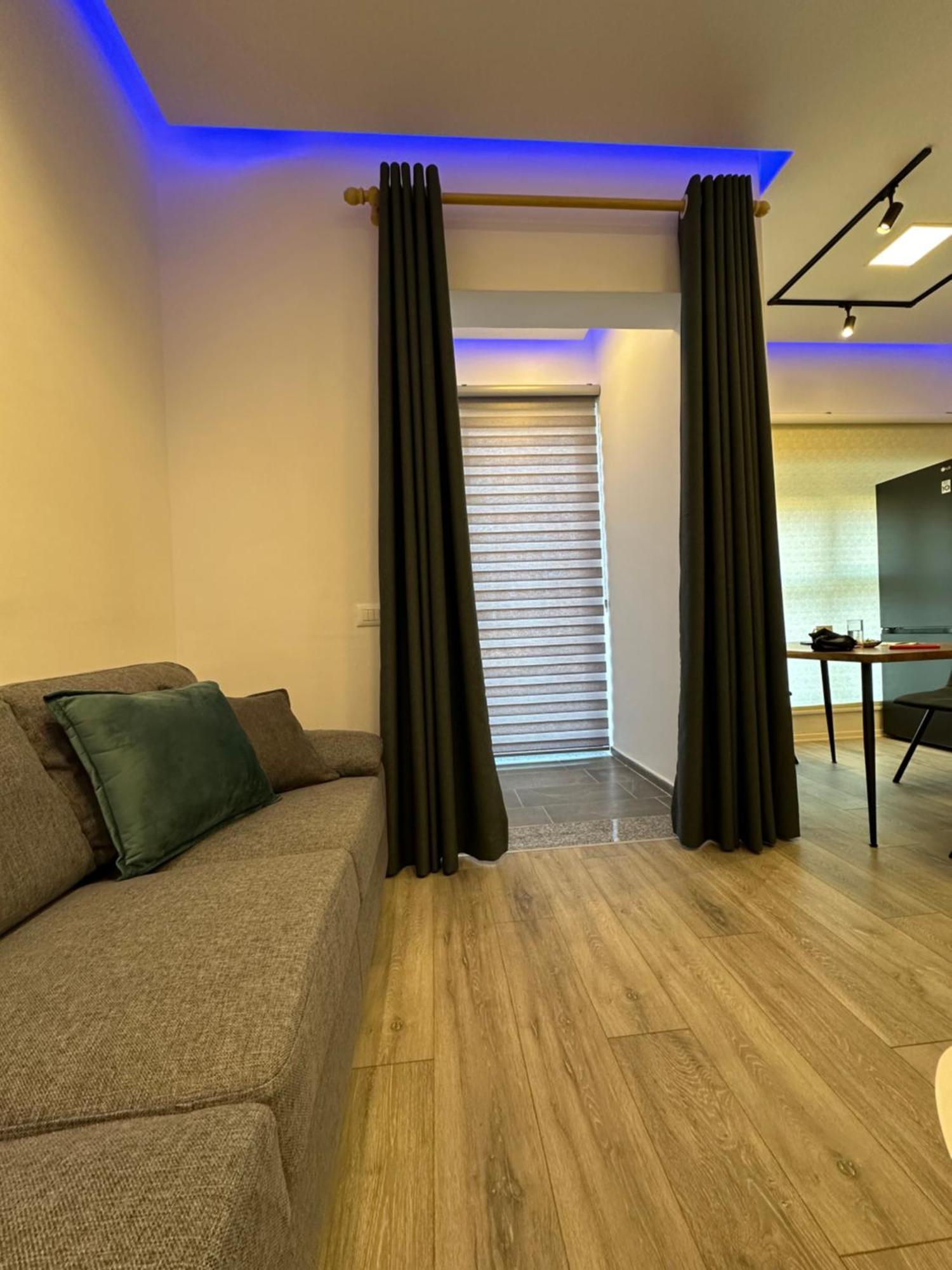 Sunflower Apartment Tirana Exteriör bild