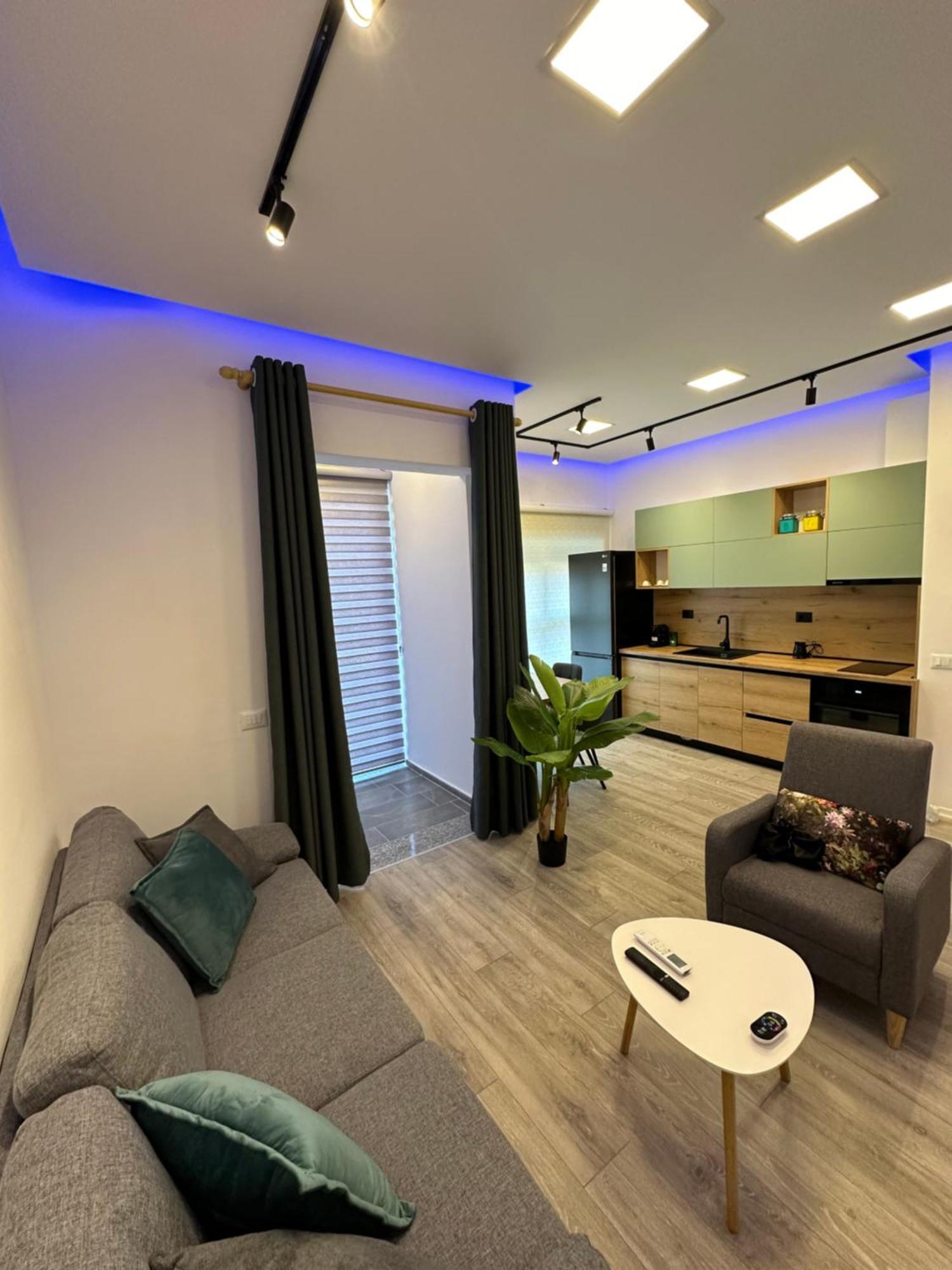 Sunflower Apartment Tirana Exteriör bild